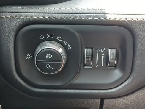 Used 2021 RAM 1500 Limited w/ Body Color Bumper Group AWD/4WD image 28