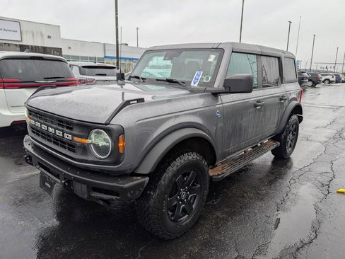Used 2021 Ford Bronco Black Diamond image 4