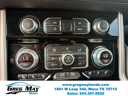 Used 2022 GMC Yukon Denali RWD image 18