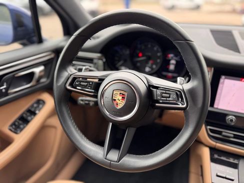 Used 2023 Porsche Macan AWD/4WD image 22