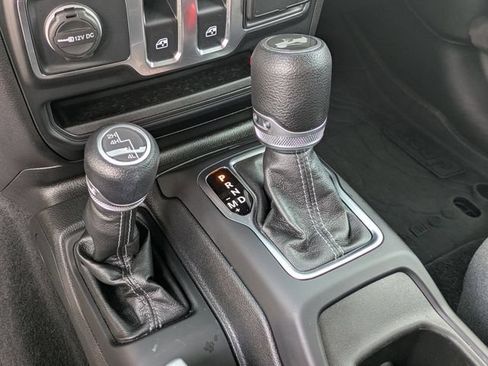 Used 2025 Jeep Wrangler Sport AWD/4WD image 24
