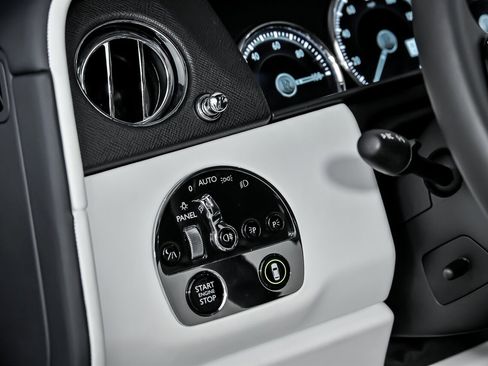 Used 2020 Rolls-Royce Cullinan image 27