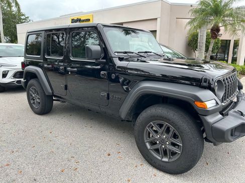 Used 2025 Jeep Wrangler Sport S AWD/4WD image 7