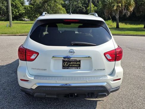 Used 2018 Nissan Pathfinder Platinum w/ Cargo Package FWD image 3