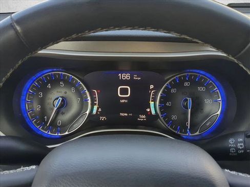 Used 2022 Chrysler Pacifica Touring-L FWD image 10