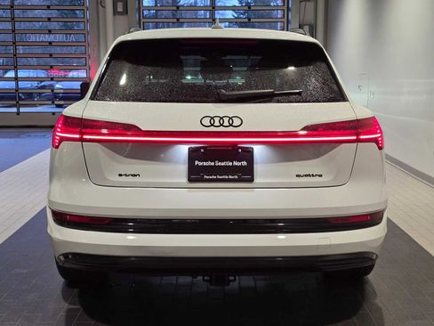 Used 2023 Audi e-tron Premium Plus w/ Premium Plus Package image 4