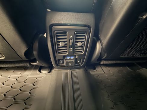 Used 2026 Dodge Durango GT image 11