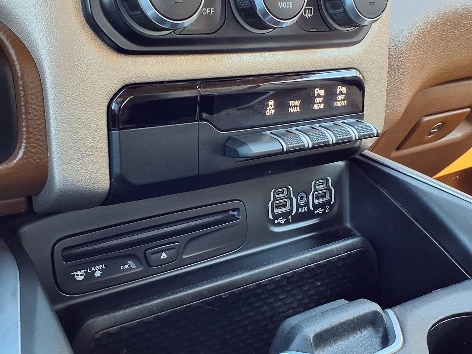 Used 2019 RAM 1500 Laramie AWD/4WD image 14