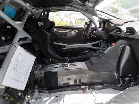 Used 2022 Lamborghini Huracan EVO image 29