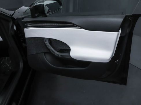 Used 2023 Tesla Model S Plaid image 25