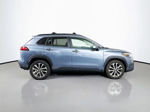 Used 2023 Toyota Corolla Cross XLE w/ Convenience Package AWD/4WD image 7