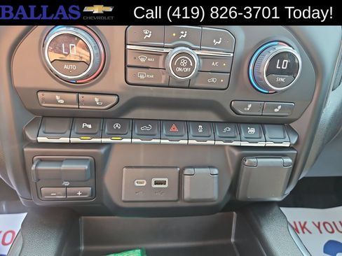 Certified 2022 Chevrolet Silverado 1500 RST w/ Redline Edition AWD/4WD image 18