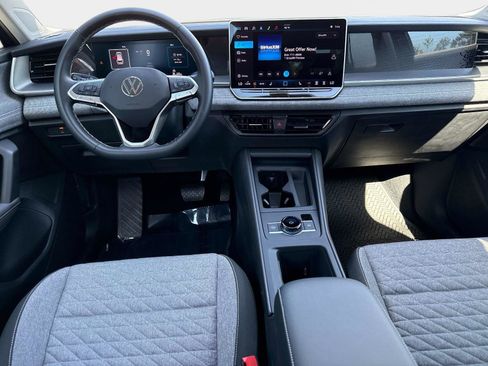Certified 2025 Volkswagen Tiguan S FWD image 16