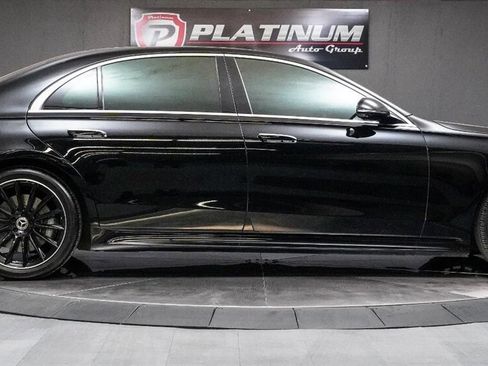Used 2022 Mercedes-Benz S 500 4MATIC w/ AMG Line Package image 2