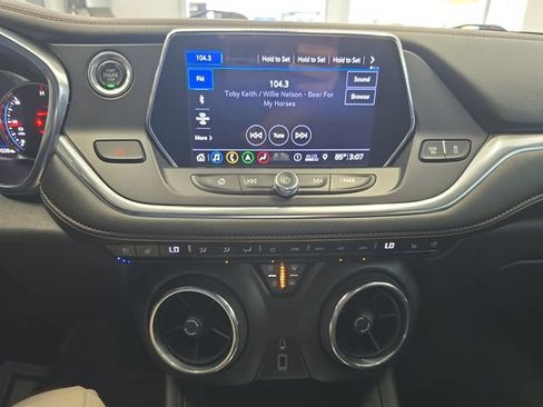 Certified 2019 Chevrolet Blazer Premier w/ Sun and Wheels Package AWD/4WD image 16