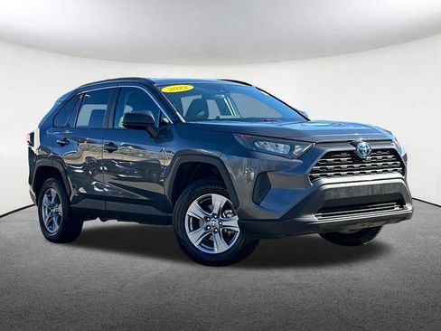 Used 2022 Toyota RAV4 LE AWD/4WD image 2