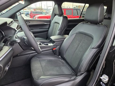 New 2026 Jeep Grand Cherokee L 4WD image 15