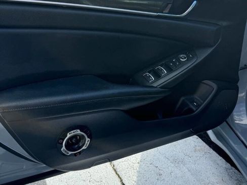 Used 2021 Honda Accord Sport image 9