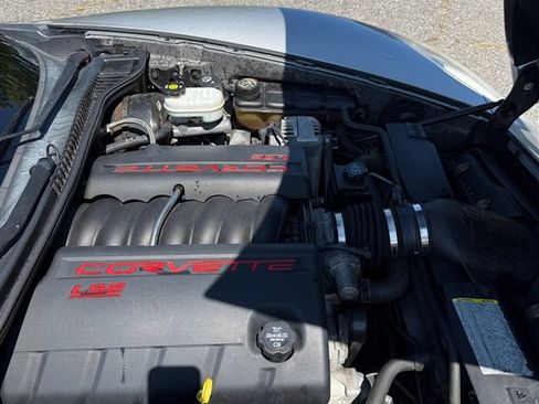 Used 2006 Chevrolet Corvette Coupe w/ Preferred Equipment Group RWD image 9