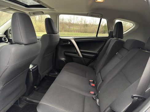 Used 2017 Toyota RAV4 XLE AWD/4WD image 21