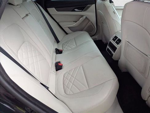 Used 2022 Jaguar XF SE RWD image 20