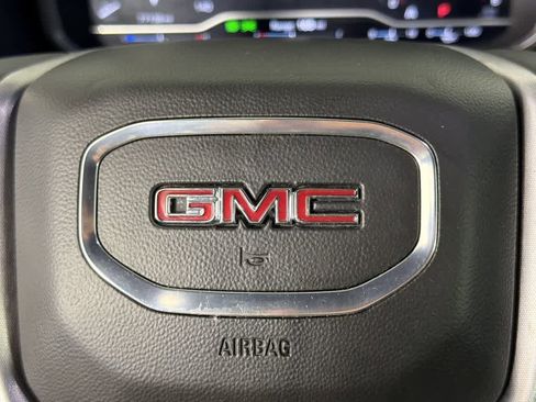 Used 2023 GMC Yukon SLT image 39
