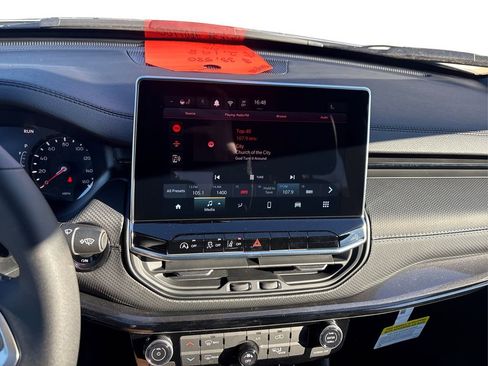 New 2026 Jeep Compass Latitude image 16