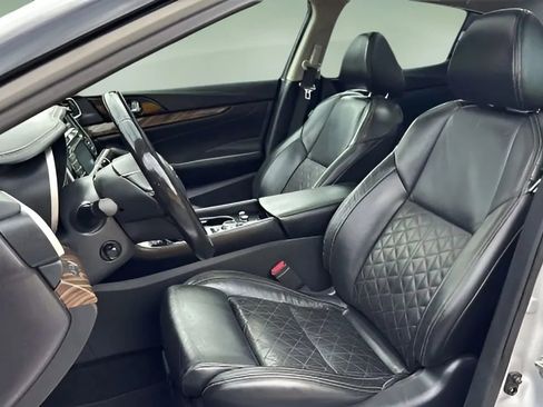 Used 2017 Nissan Maxima Platinum image 32