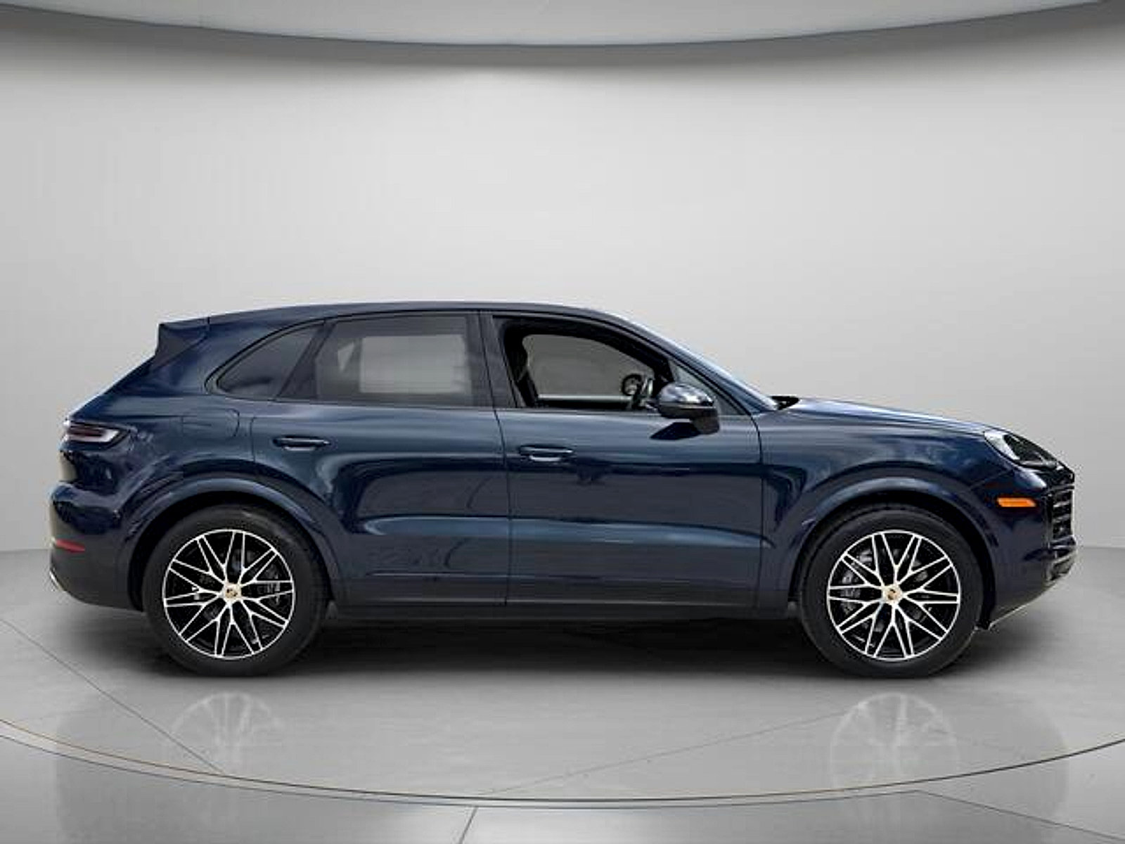 Used 2025 Porsche Cayenne AWD/4WD image 7
