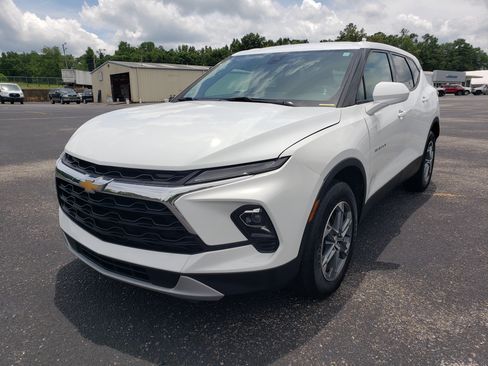 Used 2024 Chevrolet Blazer LT w/ LPO, Floor Liner Package FWD image 2