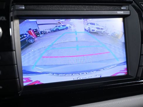 Used 2014 Toyota Corolla LE image 15