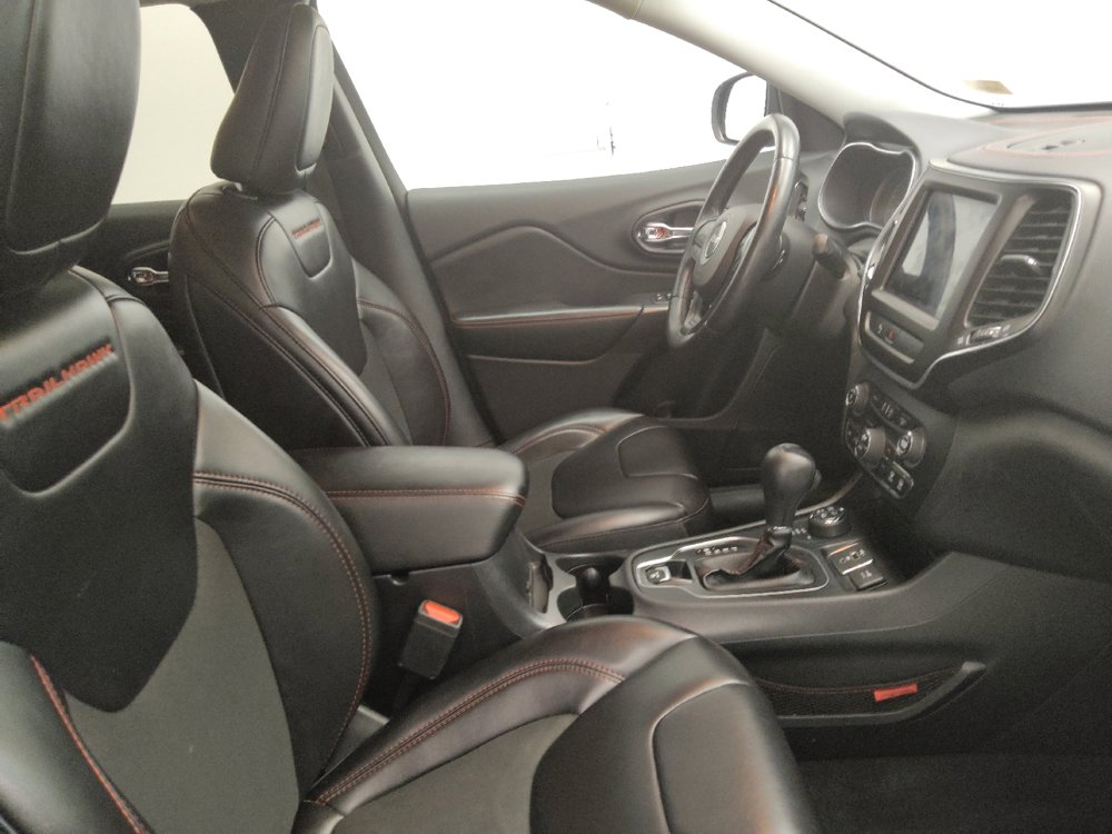 Used 2019 Jeep Cherokee Trailhawk w/ Cold Weather Group AWD/4WD image 21
