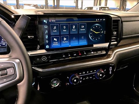 Used 2024 Chevrolet Silverado 1500 LT image 18