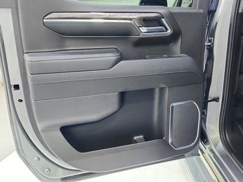 Used 2024 Chevrolet Silverado 1500 LTZ RWD image 23