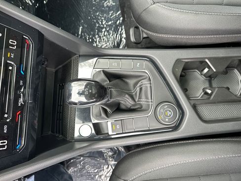 New 2026 Volkswagen Taos SE AWD/4WD image 12