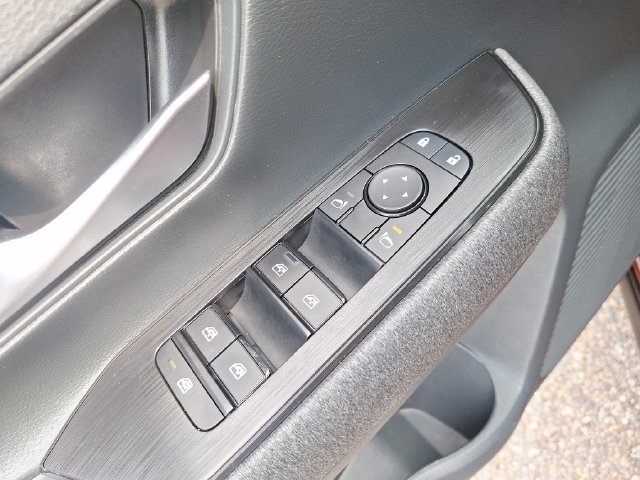 Certified 2025 Nissan Kicks SV FWD image 12