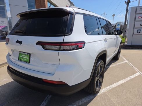 Used 2024 Jeep Grand Cherokee L Altitude image 11