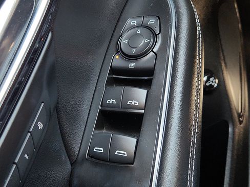 Used 2023 Buick Envision Essence FWD image 17