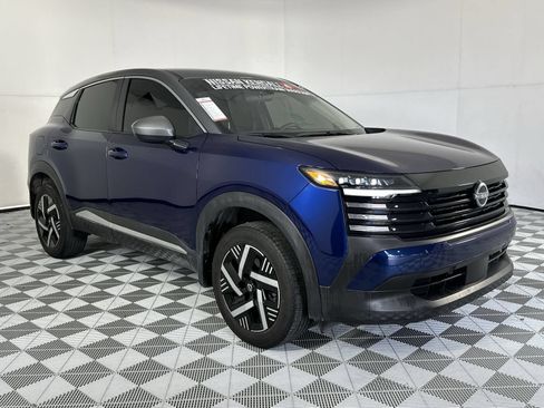 Certified 2025 Nissan Kicks SV FWD image 2