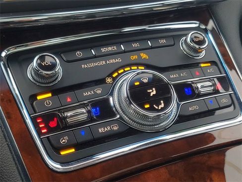 Used 2017 Lincoln Continental Reserve w/ Climate Package image 25