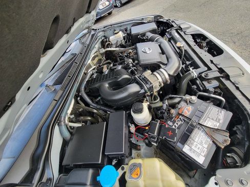 Used 2011 Nissan Xterra S w/ Protection Pkg image 30