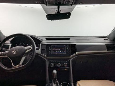 Used 2023 Volkswagen Atlas Cross Sport SE w/ Panoramic Sunroof Package image 23