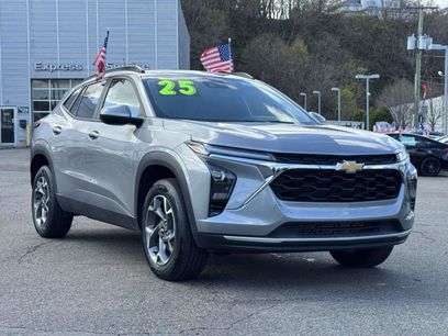 Used 2025 Chevrolet Trax LT
