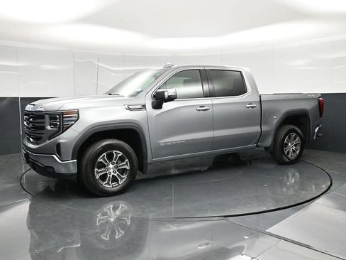Used 2025 GMC Sierra 1500 SLT AWD/4WD image 9
