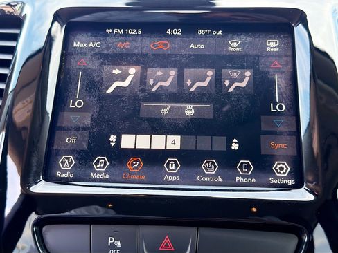 Used 2019 Jeep Cherokee Limited FWD image 32