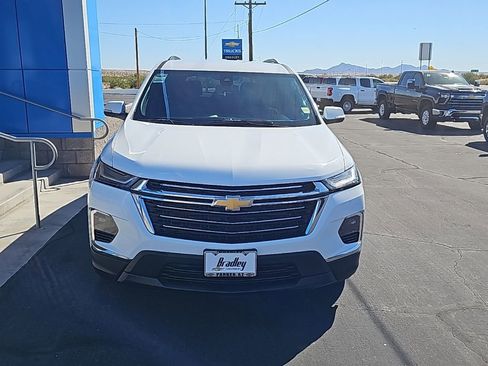Used 2023 Chevrolet Traverse LT image 8