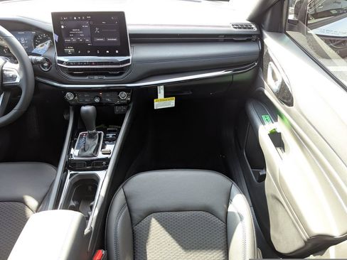 New 2026 Jeep Compass Latitude image 16