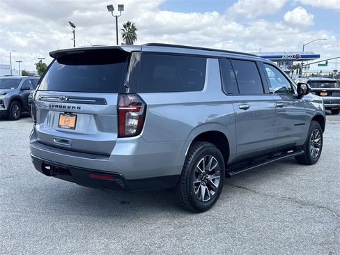 Used 2023 Chevrolet Suburban Z71 image 3