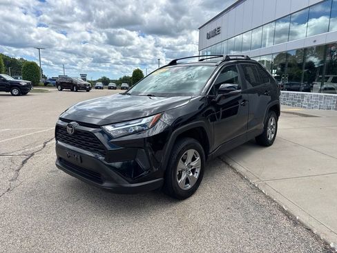 Used 2024 Toyota RAV4 XLE AWD/4WD image 4