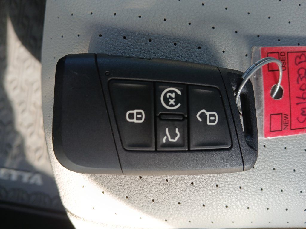 Used 2021 Volkswagen Jetta R-Line w/ R-Line Cold Weather Package FWD image 29
